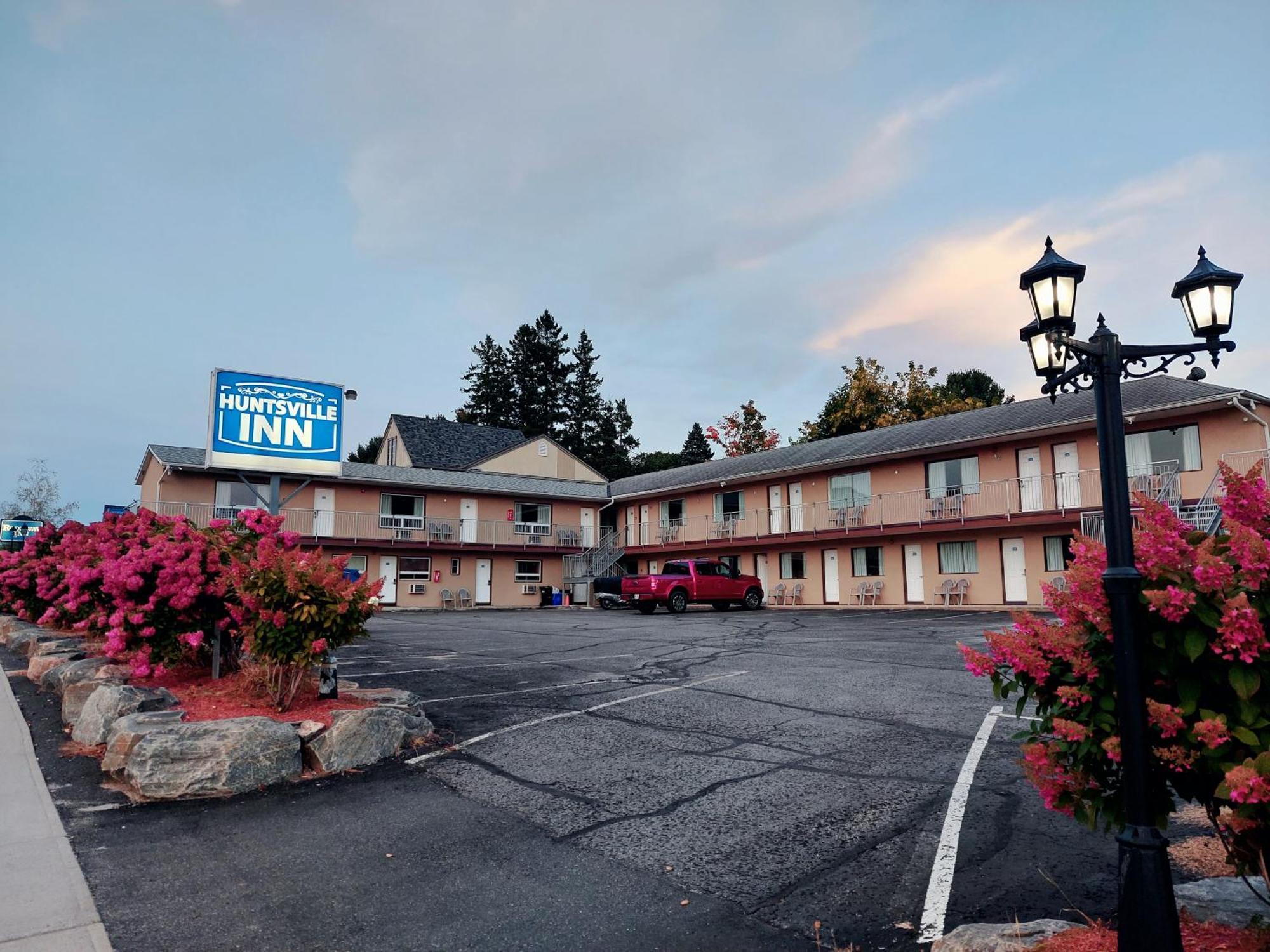 Huntsville Inn Exterior photo