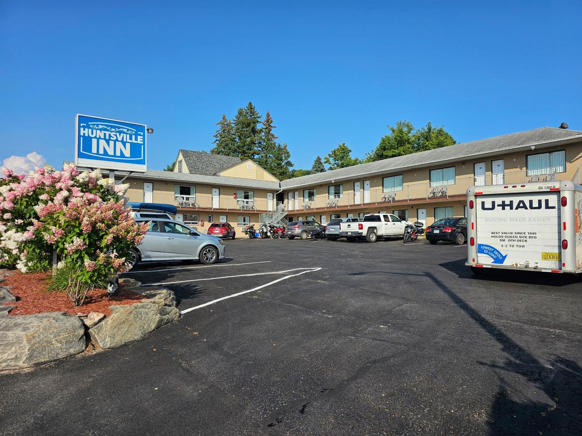 Huntsville Inn Exterior photo